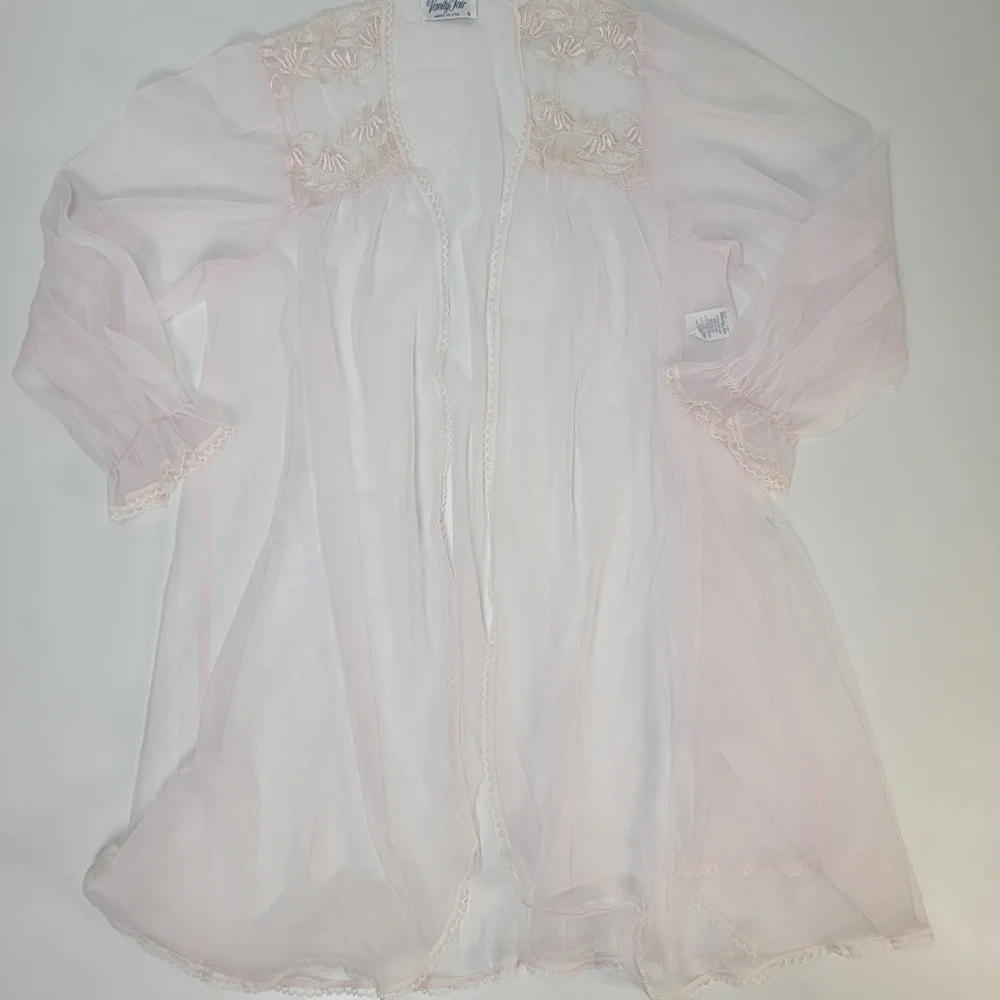 Vanity Fair Vintage Soft Pink Sheer Open Duster Rober, Floral Applique, EUC, szS - Picture 2 of 9